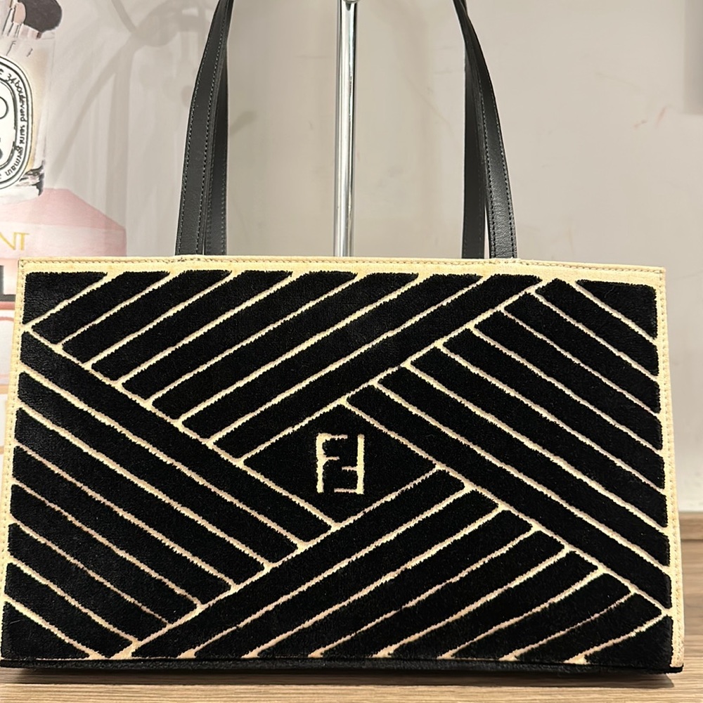 đĽ Fendi Snake-skin & Velvet-Canvas Shoulder Bag đĽ - Picture 3 of 17